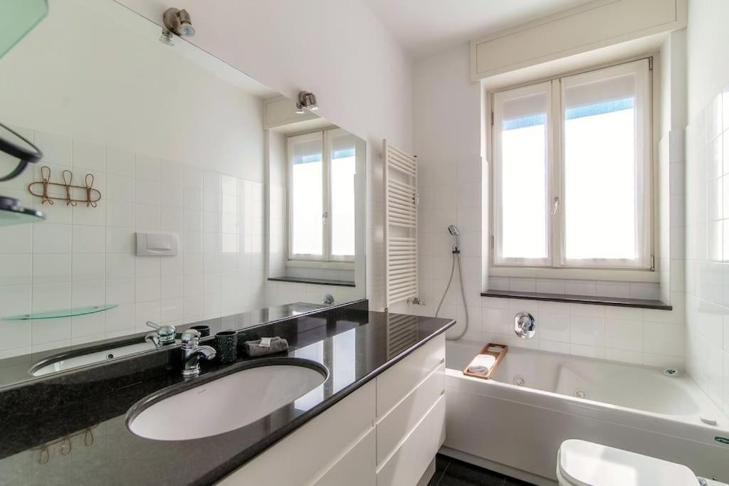 Appartamento Elegante Casa Con Garage Ac Wifi Balcony